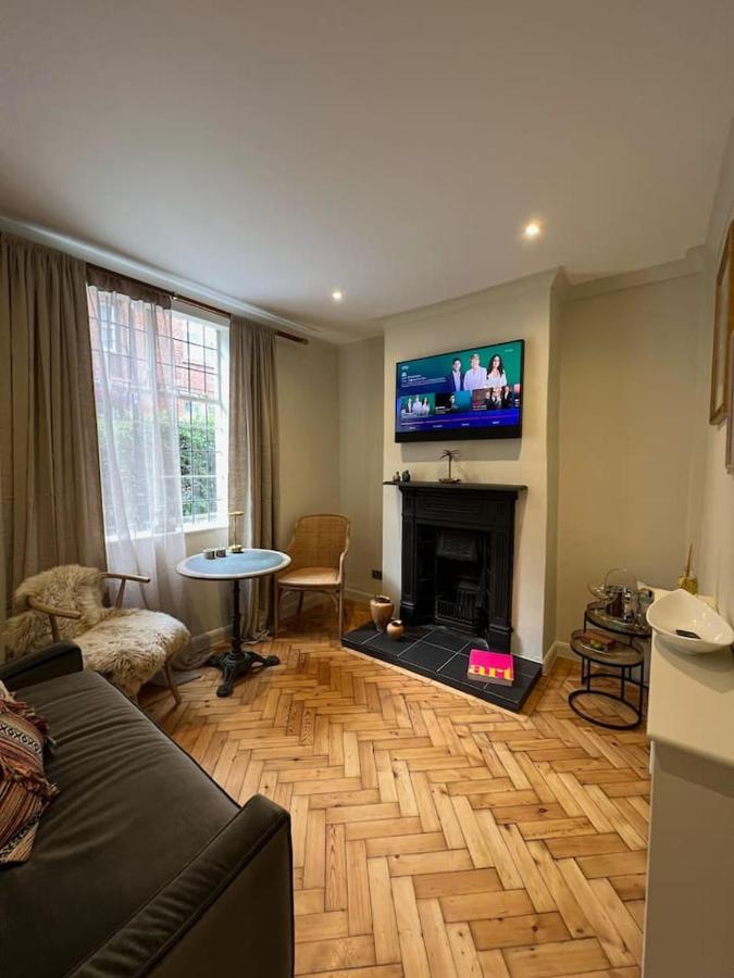 Luxury London English Charm ภายนอก รูปภาพ