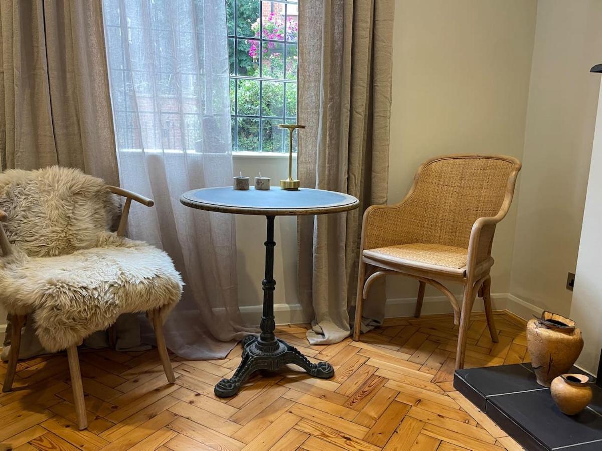 Luxury London English Charm ภายนอก รูปภาพ